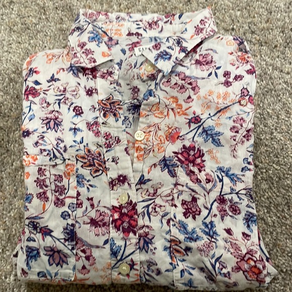 GAP Tops - Gap Boyfriend Fit long sleeve button down shirt